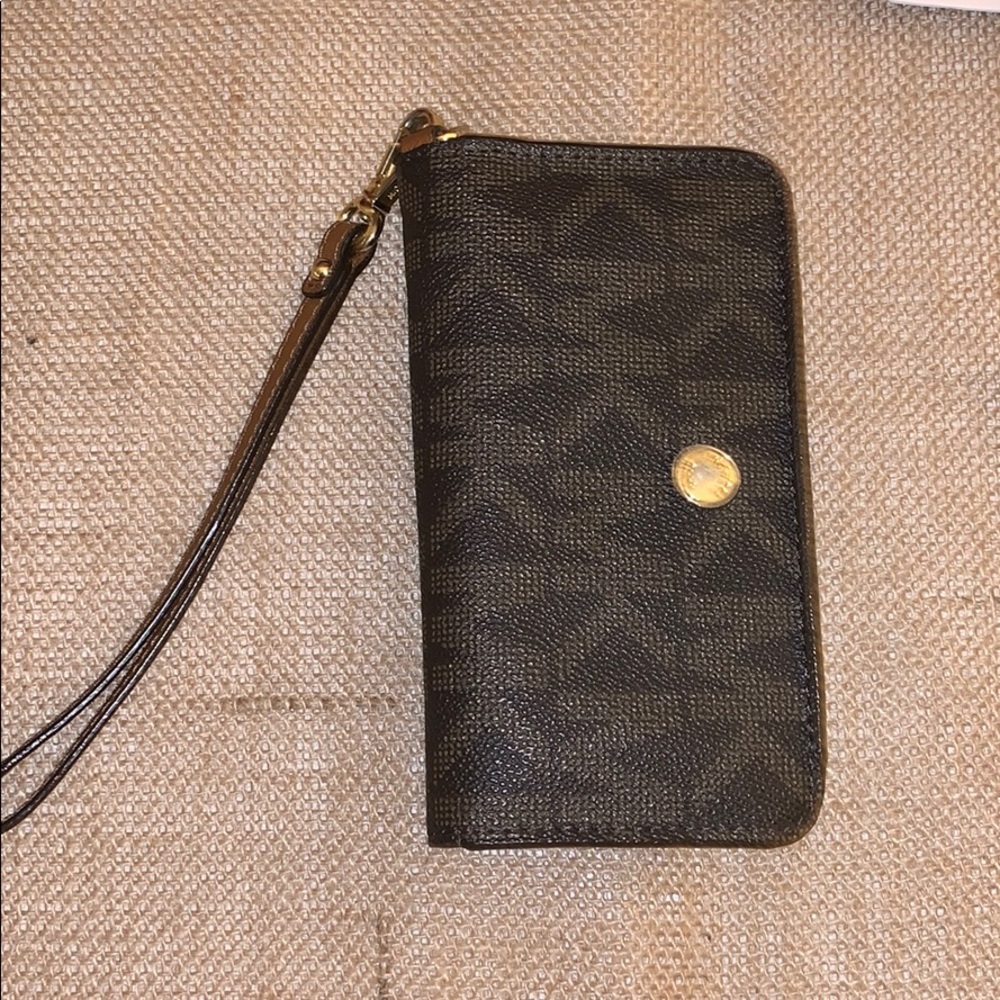 Michael Kors wristlet